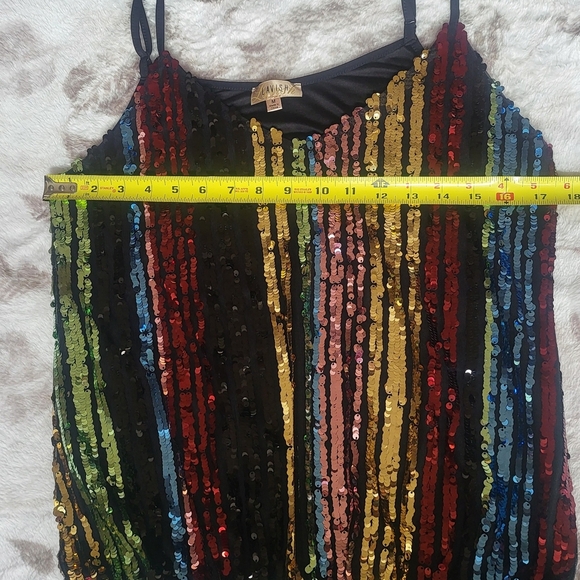 Lavish Sequin Striped Top. Size M - Picture 5 of 10